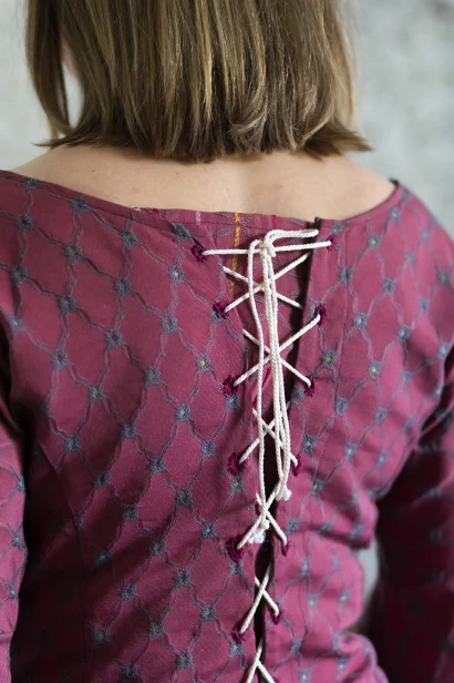 handmade_suknia_inspirowana_sredniowieczem1.7